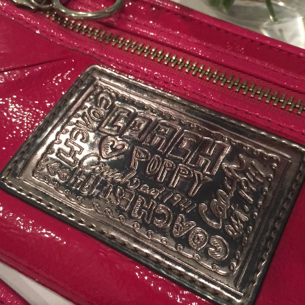 COACH Poppy Collection deep fuchsia wristlet - Picture 3 of 8